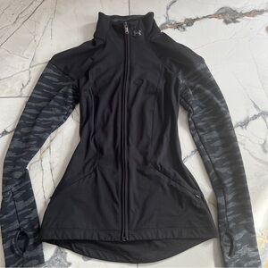 Under Armour Women's Black Full-Zip Fitted Define Jacket with tumbholes Small